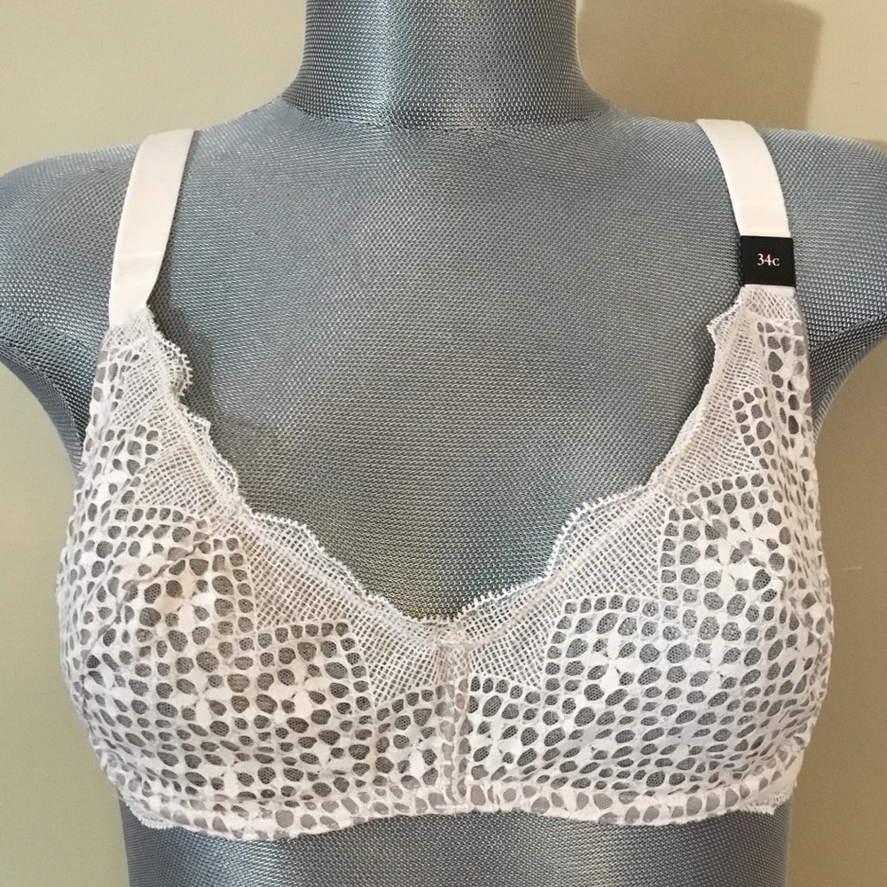 ❤️2 for $25❤️ Victoria’s Secret VERY SEXY Bra